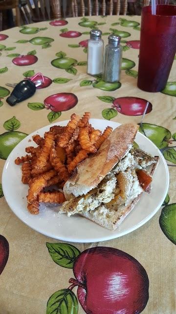 The Cotton Pickin Inn and Diner