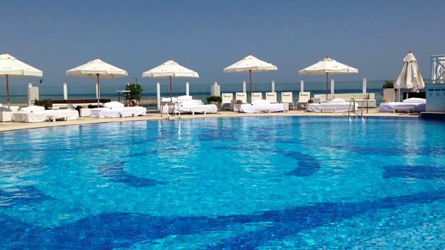 CLUB 88 Pool & Restaurant