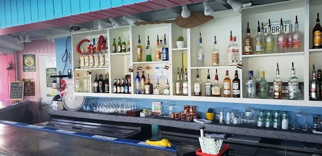 Shoreline Bar & Grill