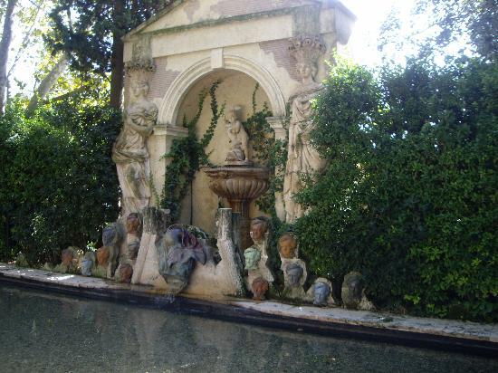 Dali-Gala Castle Museum-House