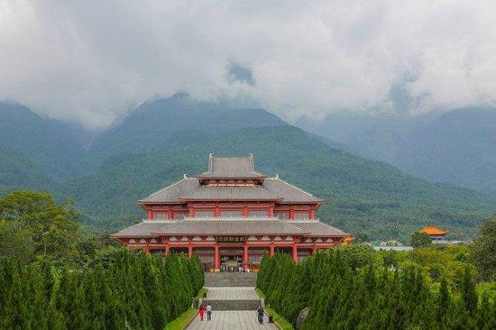 Three Pagodas Reflection Park