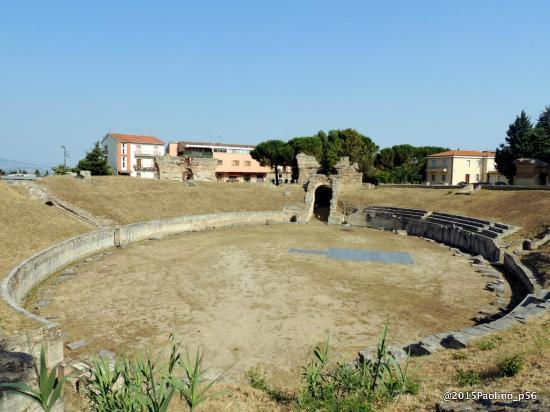 Anfiteatro Romano Di Larino
