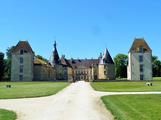 Château de Commarin