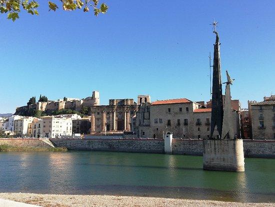 Monument commemoratiu de la Batalla de l'Ebre