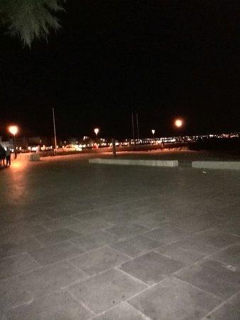 Paraliako Parko Loutrakiou