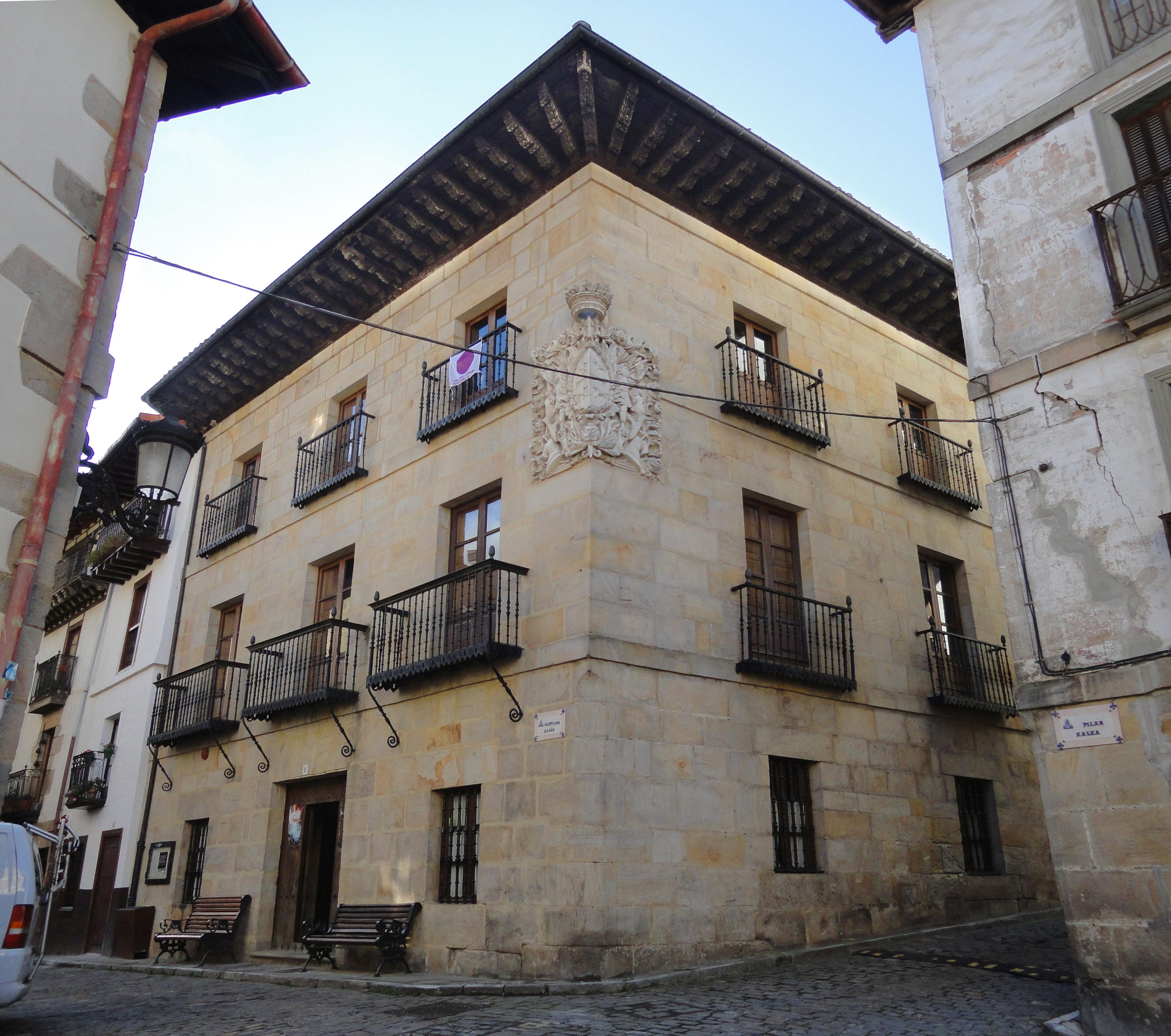 Palacio De Garro