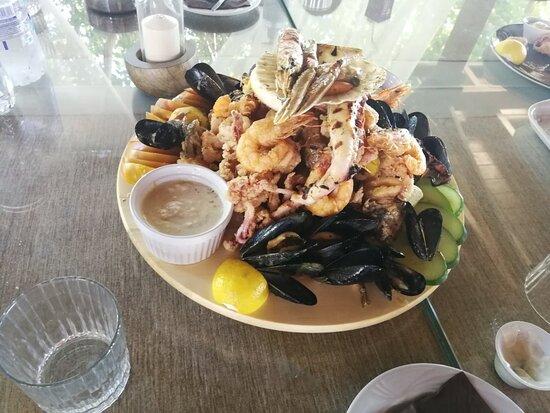 Sea Breeze Cafe-Bar-Restaurant