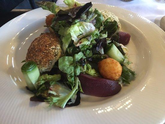 Sunwapta Falls Rocky Mountain Lodge