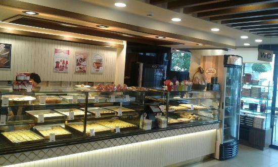 Faruk Gulluoglu Lara