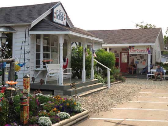 Dippy's Ice Cream Shop