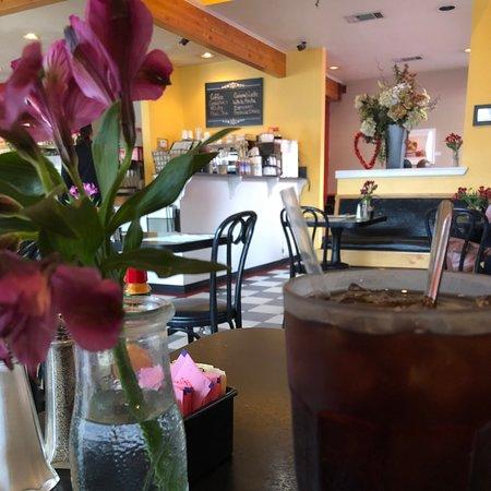 Toni's Courtyard Cafe