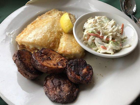 Lyons' Den Restaurant & Tavern