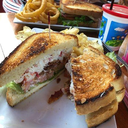 CherrySTONES Restaurant