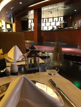 Dong JinJiang Fa ShiXuanZhuan Restaurant