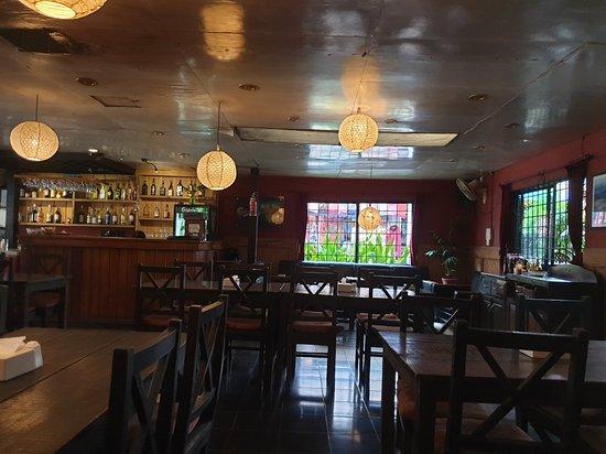 Black & White Cafe & Restaurant