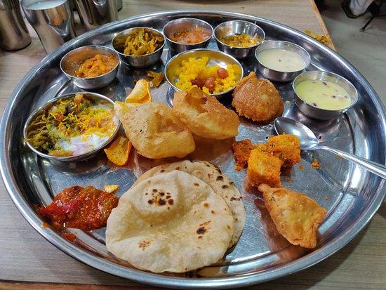 Sasumaa Gujarati Thali