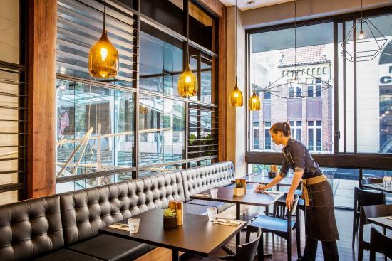 Lennons Restaurant & Bar