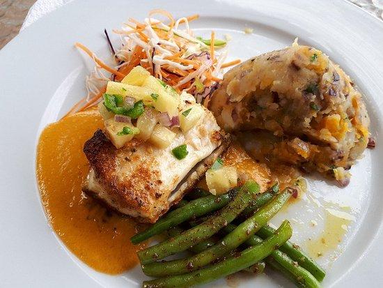 Cascreole Bar & Beach Club