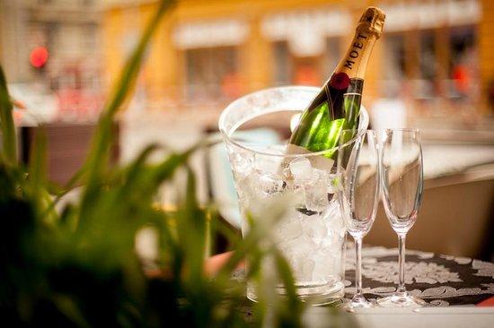 Popular Restaurant & Sushi