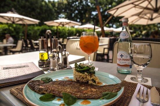 Dunapark Cafe and Restaurant