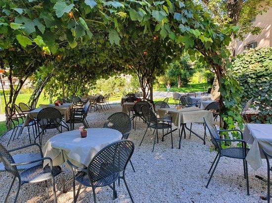 Pizzeria Restaurant Bar Hofkeller Albes