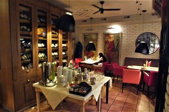 El Globo Restaurant & Pub