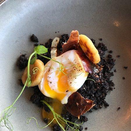 Woodpecker Bar and Restaurant