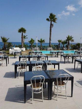 White Lounge Restaurant