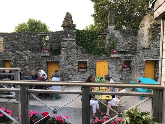 The Blackbird Bar & Field Kitchen