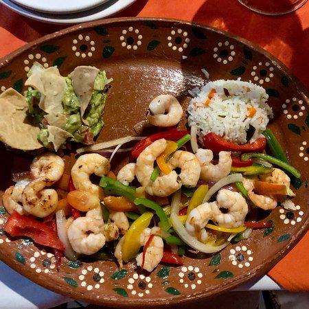 Dugarel Plays Restaurant & Bar