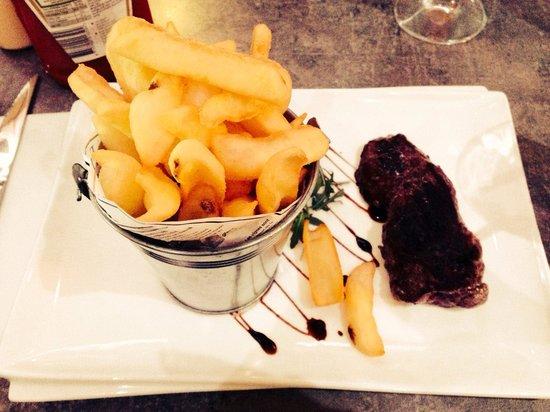 L'Igloo Lounge Bar Restaurant