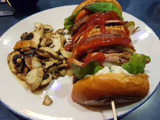 De Dutch Pannekoek House