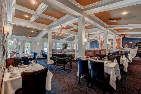 Le Riverain Restaurant