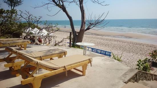 Maison Bleu Restaurant