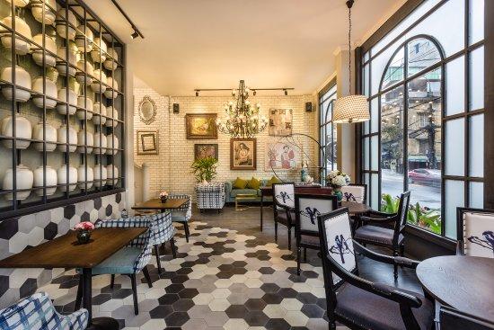 Cocoon Cafe and Lounge