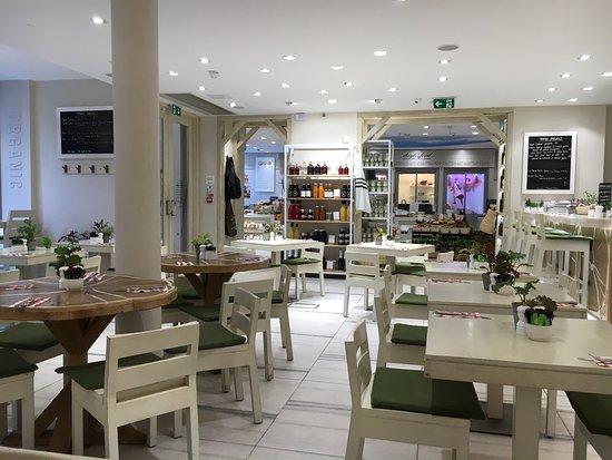 Daylesford Farm Shop and Cafe