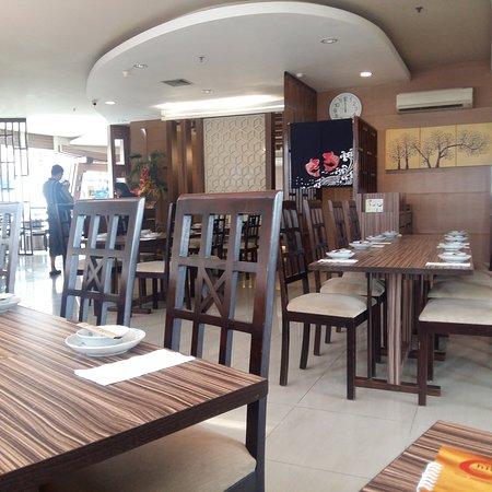 Hikaru Dining