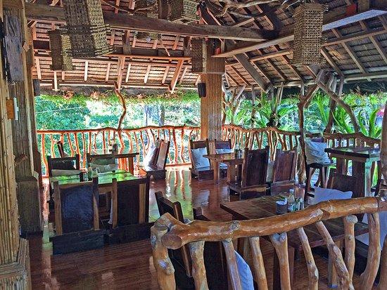 Vilus Barefoot Restaurant