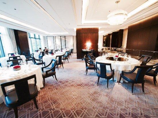 Tin Lung Heen Chinese Restaurant