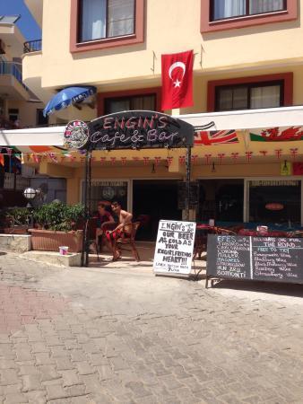 Engins pub