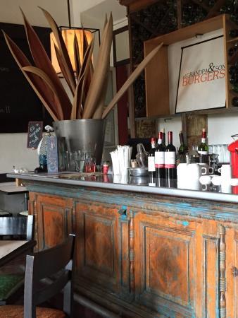 El Grandpa&son Burgers