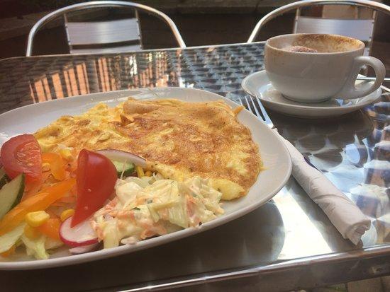 Alleyc'zam Cafe & Bar