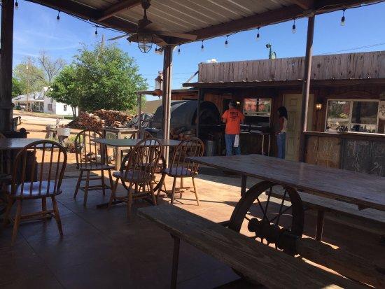 Tommy's Mesquite-Flamed Pizza