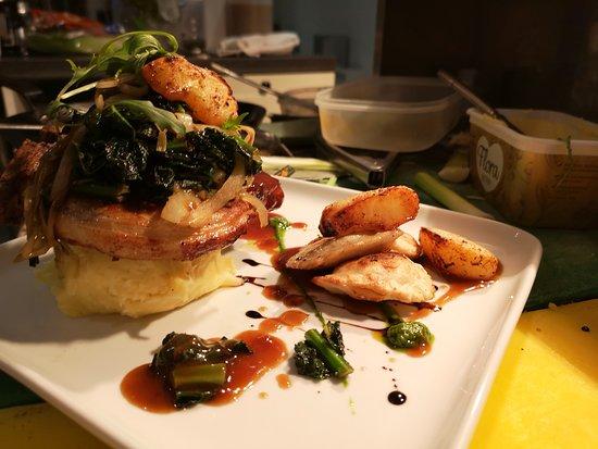 Armani's Eats And Treats