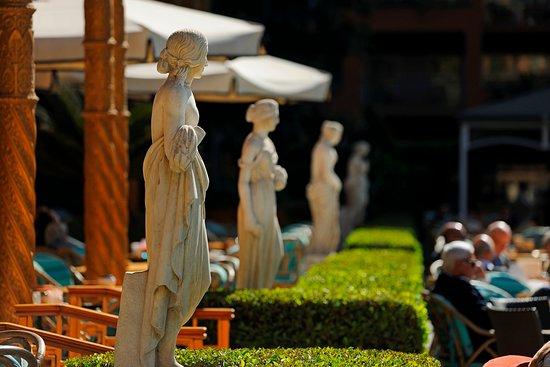 Garden Promenade Café