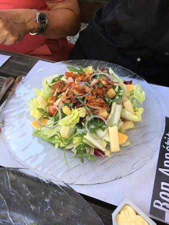 La Dent-du-Midi Restaurant & Cafe