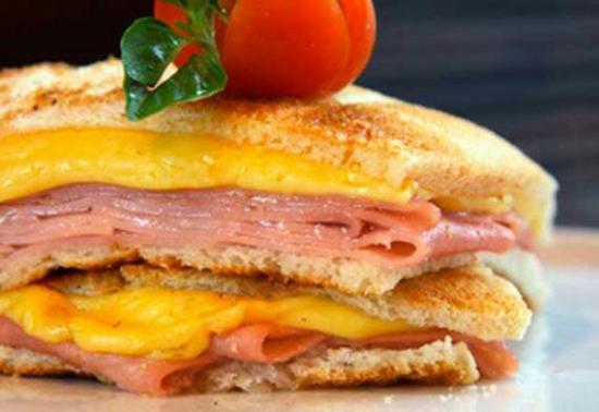 Lanchonte Quatro Estacoes