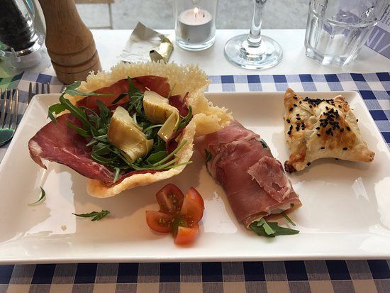 Napoli Italian Delicatessen & Cafe