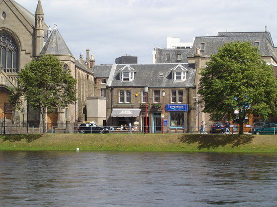 McBains Restaurant By The River