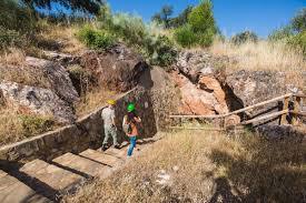 Cuevas de Fuentes de León